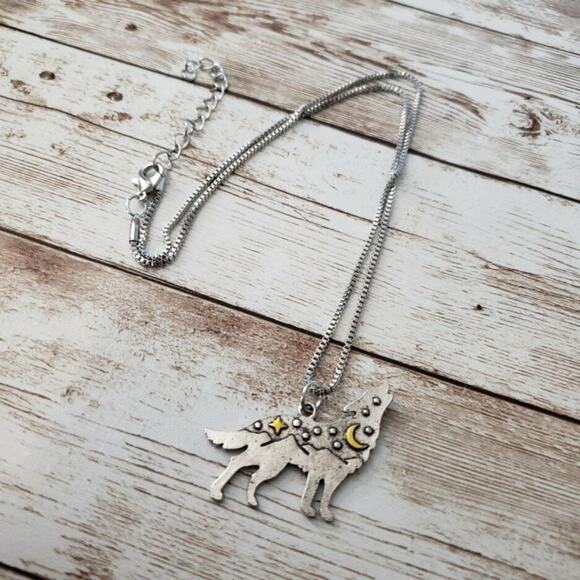 Howling Wolf with Moon & Stars Pendant Necklace - Brand New - Picture 2 of 3
